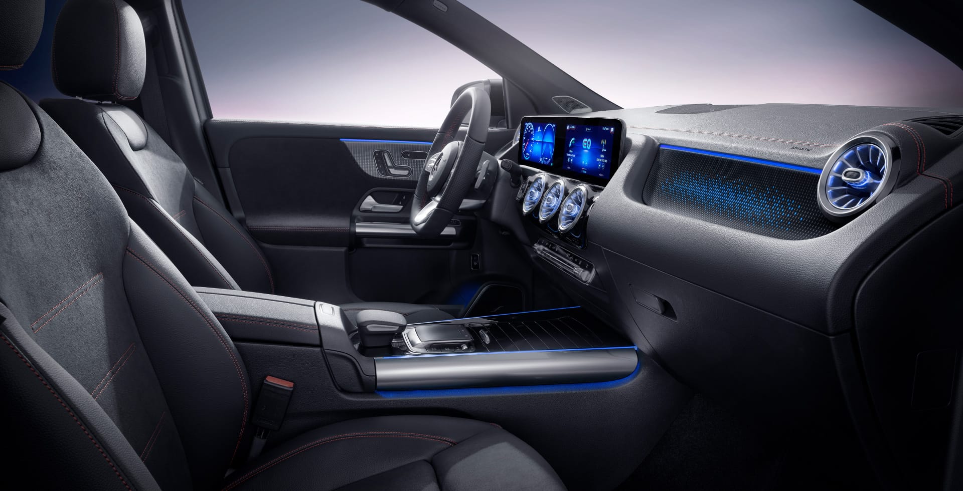 RV-10-EQA3504MATIC-E-I V12MAGAZINE MB-EQA-350-4Matic-E-I-G1-1