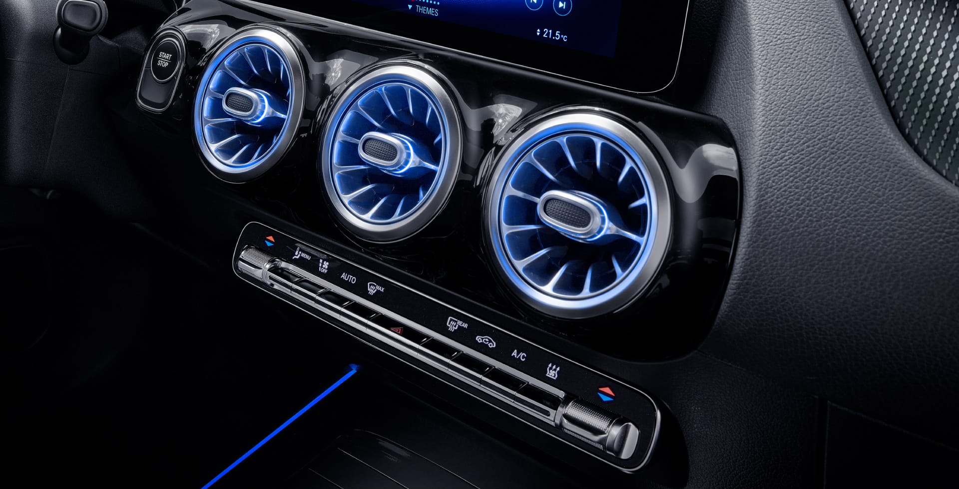 RV-10-EQA3504MATIC-E-I V12MAGAZINE MB-EQA-350-4Matic-E-I-G3-1