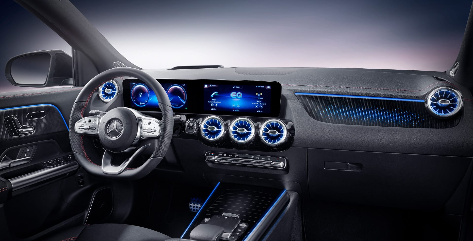 RV-10-EQA3504MATIC-E-I V12MAGAZINE MB-EQA-350-4Matic-E-I-T1-1