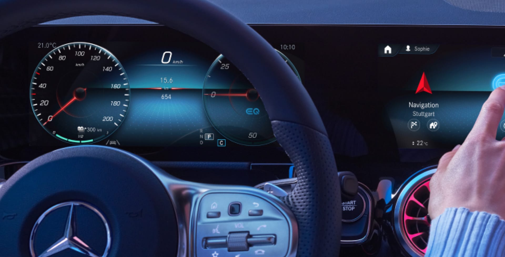 RV-10-EQA3504MATIC-N-O V12MAGAZINE MB-EQA-350-4Matic-M-T-G1