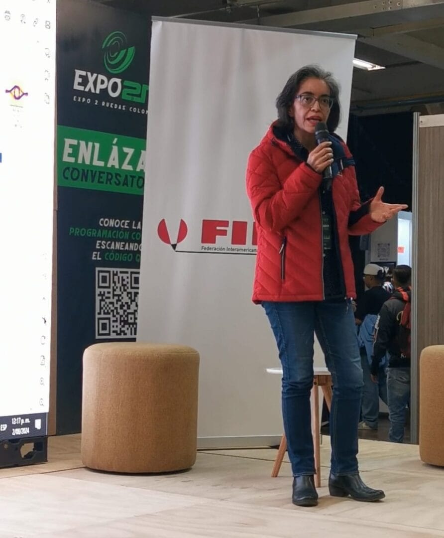 EXPO2RUEDAS COLOMBIA CERRÓ CON MÁS DE 1.300 MOTOS VENDIDAS Y 46 MIL VISITANTES V12MAGAZINE Expo2Ruedas Colombia tuvo gran variedad de actividades, más de 14 conferencias y charlas, 13 espectáculos culturales, 24 eventos deportivos y más de 4.000 pruebas de manejo en diversas tecnologías. V12MAGAZINE