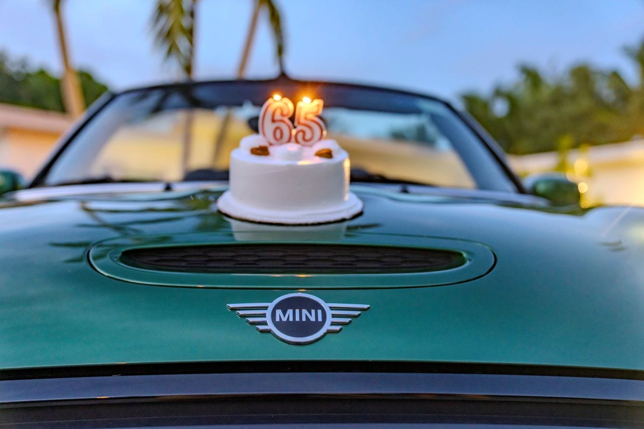 MINI 65 AÑOS Y SU OTRA HISTORIA: LAS VARIANTES DE LOS MINI CLÁSICOS Y MODERNOS QUE POCOS CONOCEN V12MAGAZINE ¡Mini 65 años! Más allá del tradicional Mini 3 puertas, muchas otras variantes de carrocería estuvieron disponibles en la era clásica de Mini V12MAGAZINE
