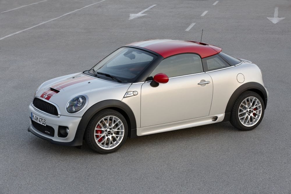 MINI 65 AÑOS Y SU OTRA HISTORIA: LAS VARIANTES DE LOS MINI CLÁSICOS Y MODERNOS QUE POCOS CONOCEN V12MAGAZINE ¡Mini 65 años! Más allá del tradicional Mini 3 puertas, muchas otras variantes de carrocería estuvieron disponibles en la era clásica de Mini V12MAGAZINE