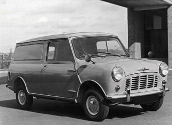 MINI 65 AÑOS Y SU OTRA HISTORIA: LAS VARIANTES DE LOS MINI CLÁSICOS Y MODERNOS QUE POCOS CONOCEN V12MAGAZINE ¡Mini 65 años! Más allá del tradicional Mini 3 puertas, muchas otras variantes de carrocería estuvieron disponibles en la era clásica de Mini V12MAGAZINE