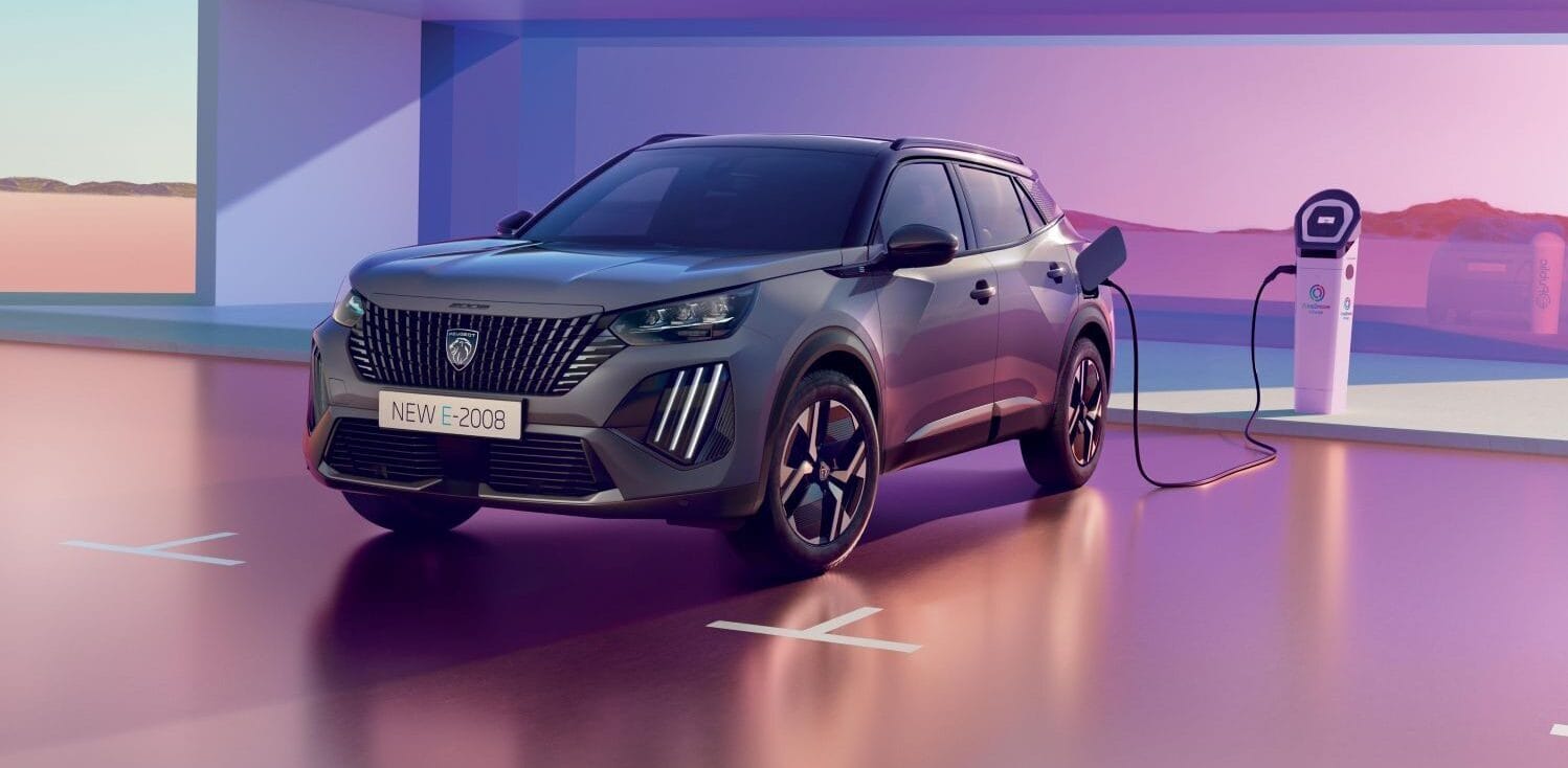 PEUGEOT E-2008: LA REVOLUCIÓN ELÉCTRICA QUE REDEFINE EL CAMINO DEL LEÓN EN COLOMBIA V12MAGAZINE PEUGEOT E-2008