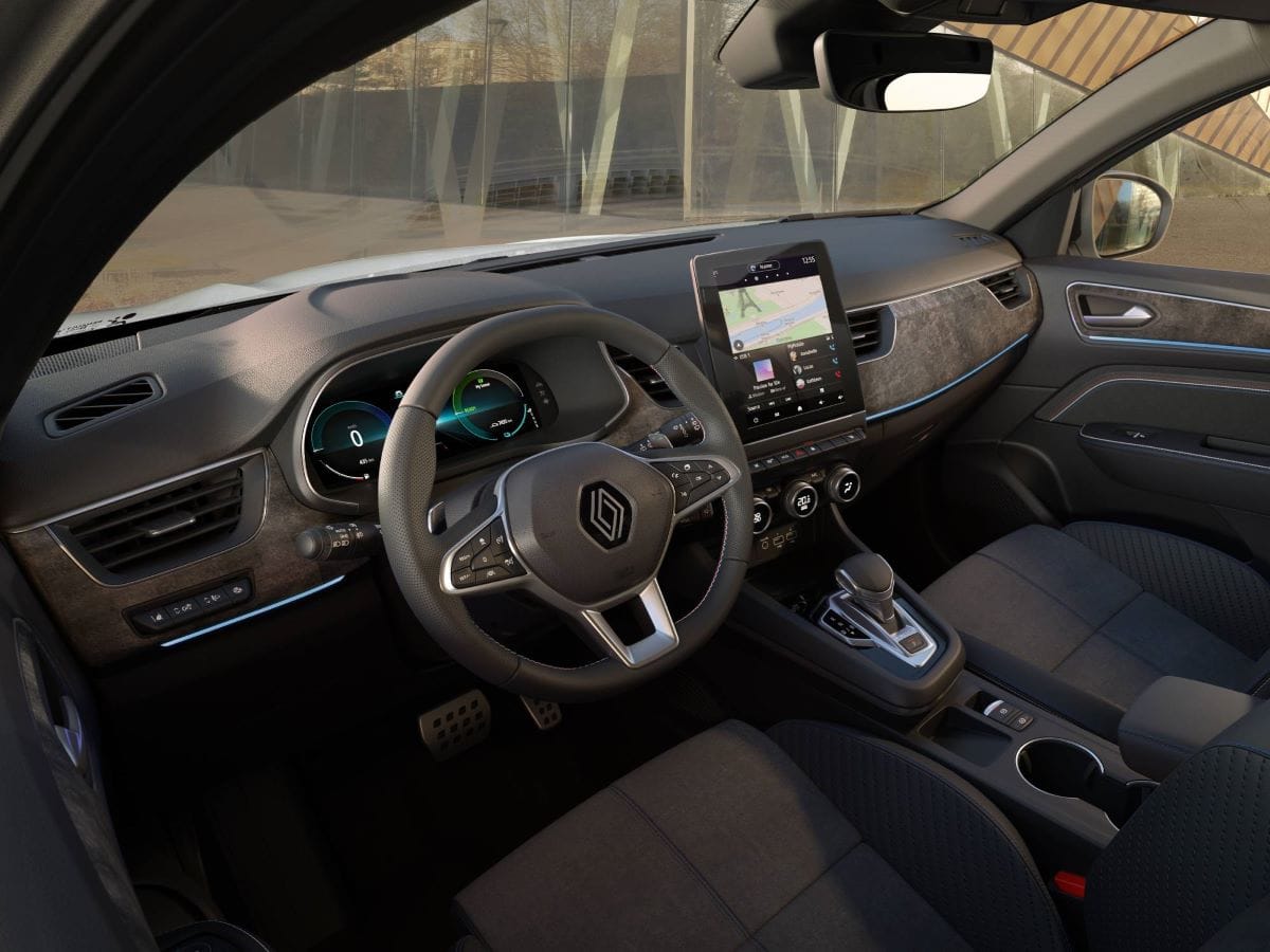 RENAULT ARKANA E-TECH HYBRID INICIA LA PREVENTA EN COLOMBIA V12MAGAZINE Renault tiene en preventa de la nueva Renault Arkana E-Tech Hybrid, modelo que se venderá en dos versiones: Techno y Esprit Alpine. Tendrá una potencia de 140 caballos y 20 tecnologías de asistencias a la conducción. V12MAGAZINE