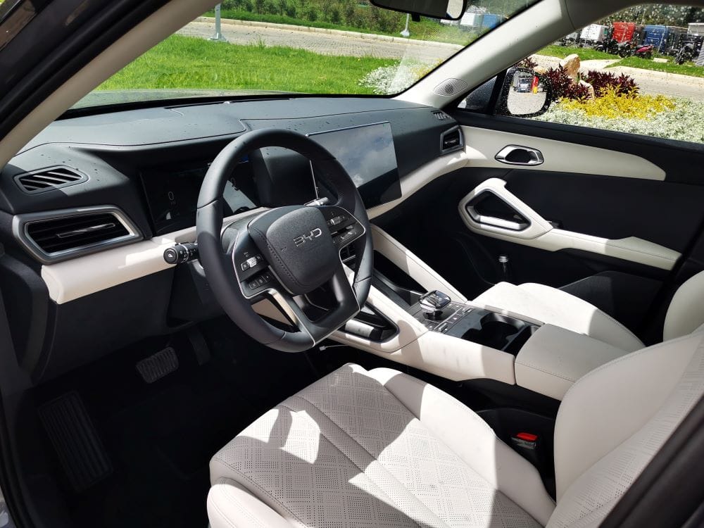 ASÍ ES EL BYD YUAN UP, DONDE LA TECNOLOGÍA SE ENCUENTRA CON EL DISEÑO A UN PRECIO ATRACTIVO V12MAGAZINE El BYD Yuan Up es uno de los SUV eléctricos tecnológicamente más evolucionado, más equipado, motorización única en su segmento, diseño moderno y sobrio con acabados premium. V12MAGAZINE