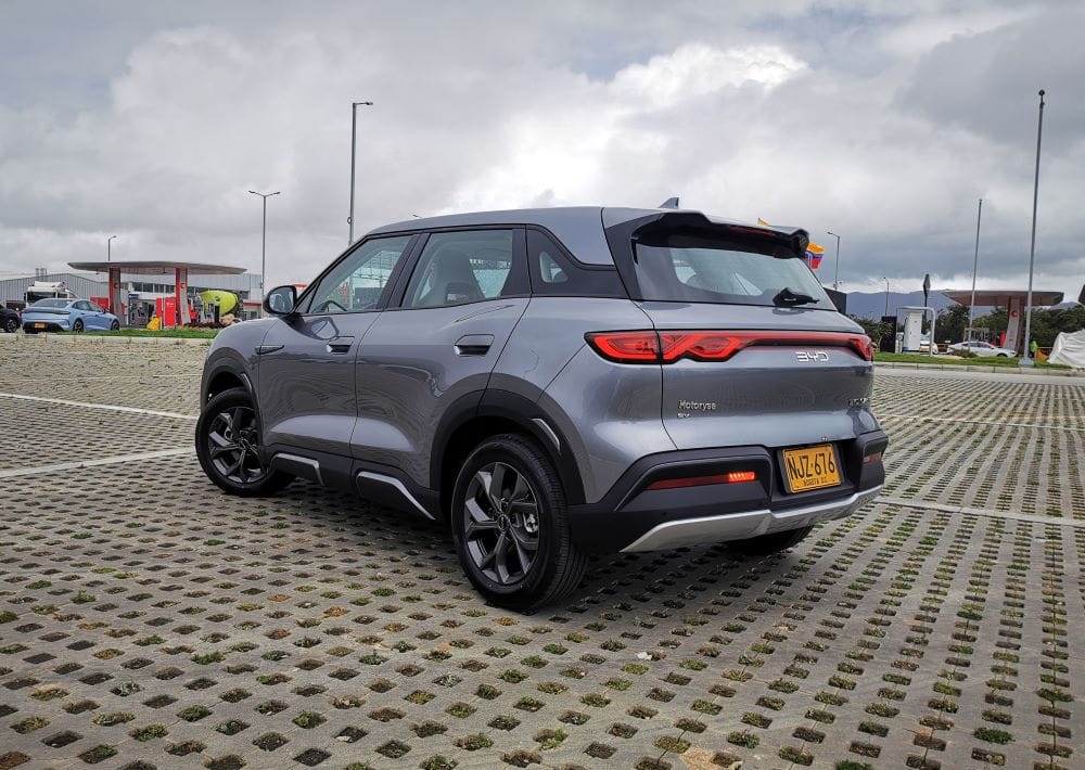 ASÍ ES EL BYD YUAN UP, DONDE LA TECNOLOGÍA SE ENCUENTRA CON EL DISEÑO A UN PRECIO ATRACTIVO V12MAGAZINE El BYD Yuan Up es uno de los SUV eléctricos tecnológicamente más evolucionado, más equipado, motorización única en su segmento, diseño moderno y sobrio con acabados premium. V12MAGAZINE