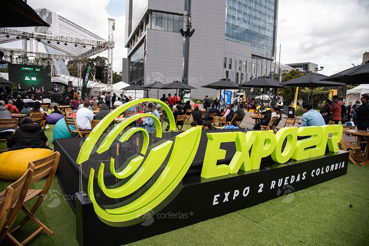 EXPO2R 2024: LA FERIA DE LAS MOTOCICLETAS, BICICLETAS Y LA MOVILIDAD SOSTENIBLE EN CORFERIAS V12MAGAZINE Más de 100 expositores de la industria de las motocicletas, alrededor de 25 empresas de movilidad ligera y cuatro países participantes, estarán presentes en esta primera versión. V12MAGAZINE
