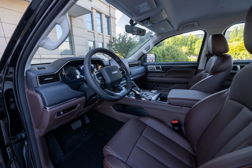 FOTON TRAE A COLOMBIA LA PRIMERA PICK-UP HÍBRIDA DIÉSEL-ELÉCTRICA EN EL PAÍS V12MAGAZINE La Foton Tunland V9 Híbrida combina un motor turbodiésel con un motor eléctrico de 48 voltios. En conjunto entrega 161 caballos de potencia y 454 Nm de torque a 1.500 r.p.m. V12MAGAZINE