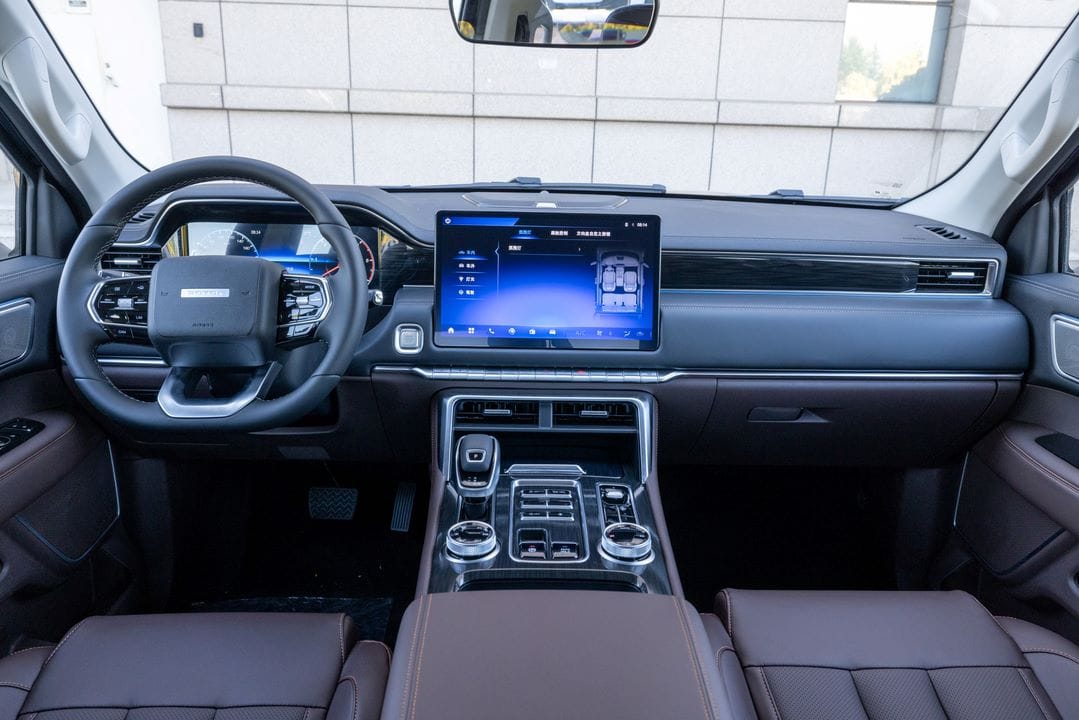 FOTON TRAE A COLOMBIA LA PRIMERA PICK-UP HÍBRIDA DIÉSEL-ELÉCTRICA EN EL PAÍS V12MAGAZINE La Foton Tunland V9 Híbrida combina un motor turbodiésel con un motor eléctrico de 48 voltios. En conjunto entrega 161 caballos de potencia y 454 Nm de torque a 1.500 r.p.m. V12MAGAZINE