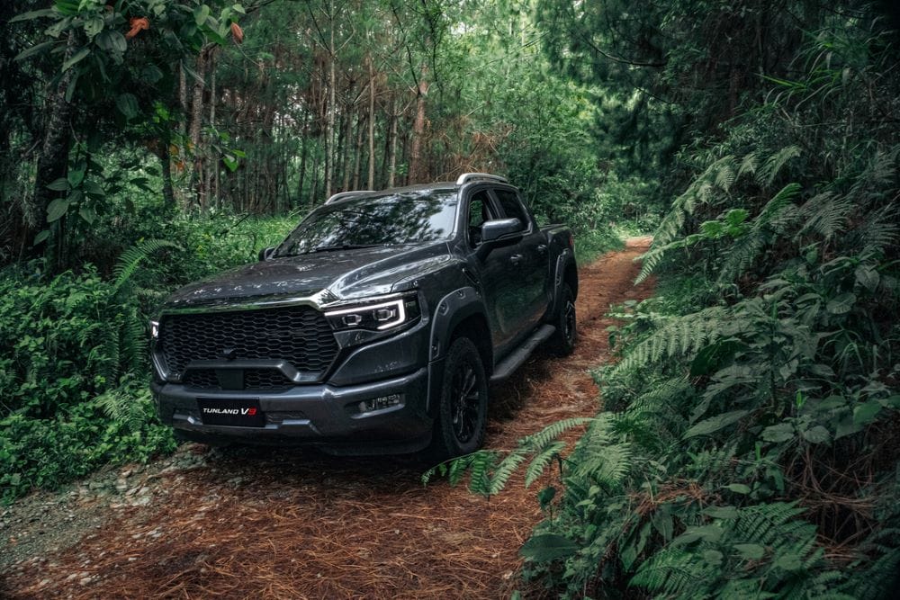 FOTON TRAE A COLOMBIA LA PRIMERA PICK-UP HÍBRIDA DIÉSEL-ELÉCTRICA EN EL PAÍS V12MAGAZINE La Foton Tunland V9 Híbrida combina un motor turbodiésel con un motor eléctrico de 48 voltios. En conjunto entrega 161 caballos de potencia y 454 Nm de torque a 1.500 r.p.m. V12MAGAZINE