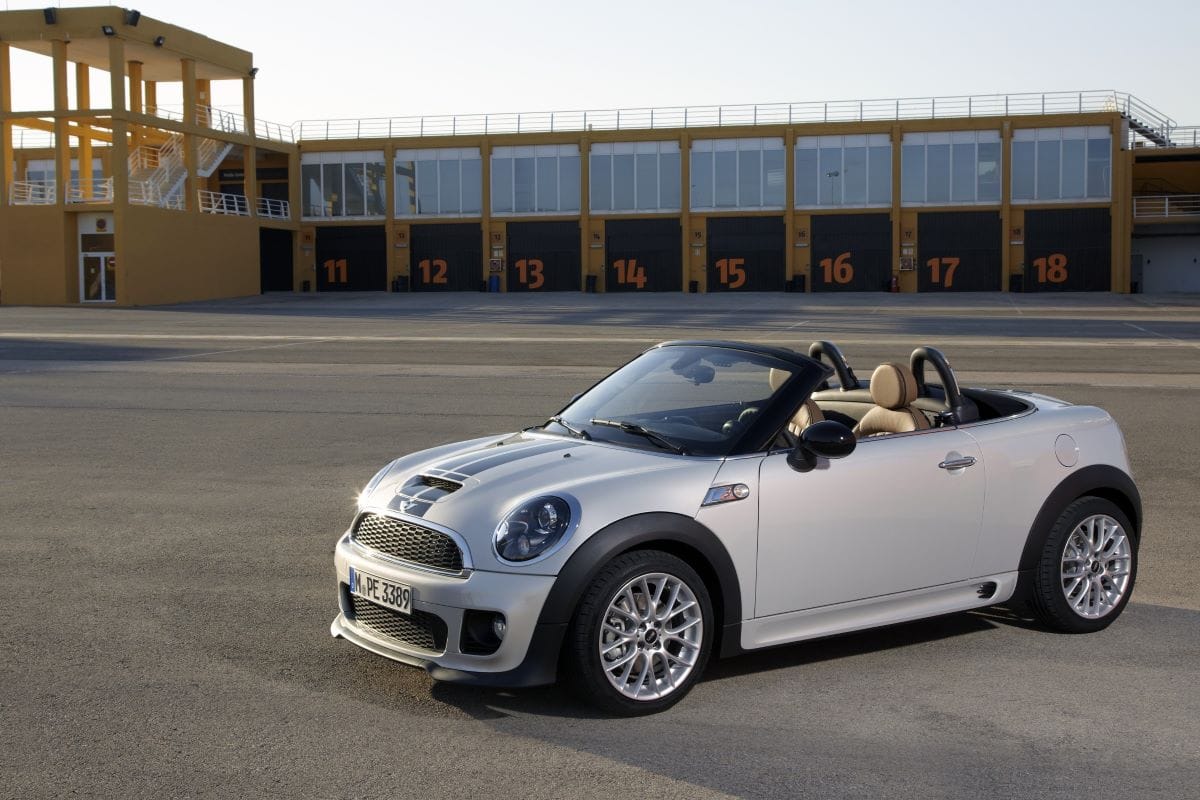 MINI 65 AÑOS Y SU OTRA HISTORIA: LAS VARIANTES DE LOS MINI CLÁSICOS Y MODERNOS QUE POCOS CONOCEN V12MAGAZINE ¡Mini 65 años! Más allá del tradicional Mini 3 puertas, muchas otras variantes de carrocería estuvieron disponibles en la era clásica de Mini V12MAGAZINE
