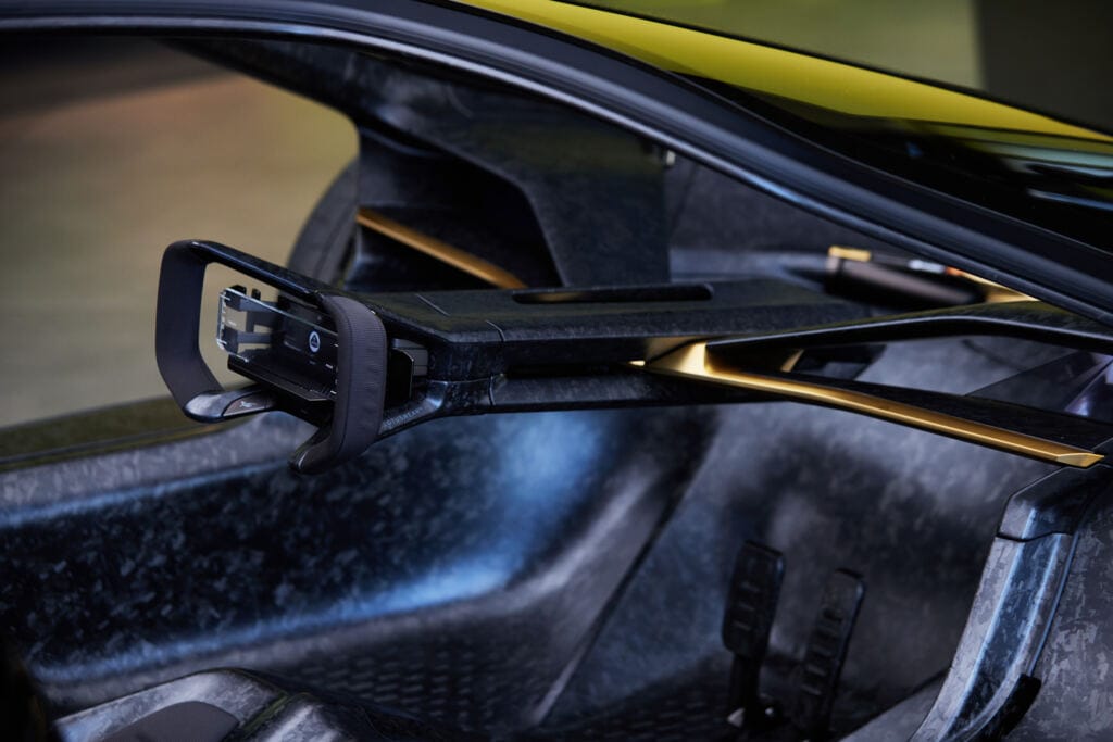 LOTUS THEORY 1: EL CONCEPT CAR QUE MUESTRA EL FUTURO DE LA CONDUCCIÓN ELÉCTRICA DE ALTO RENDIMIENTO V12MAGAZINE El Lotus Theory 1 no es solo un vehículo conceptual; es una visión del futuro de la industria automotriz, donde el diseño, el rendimiento y la tecnología se combinan para crear una experiencia de conducción inolvidable. V12MAGAZINE