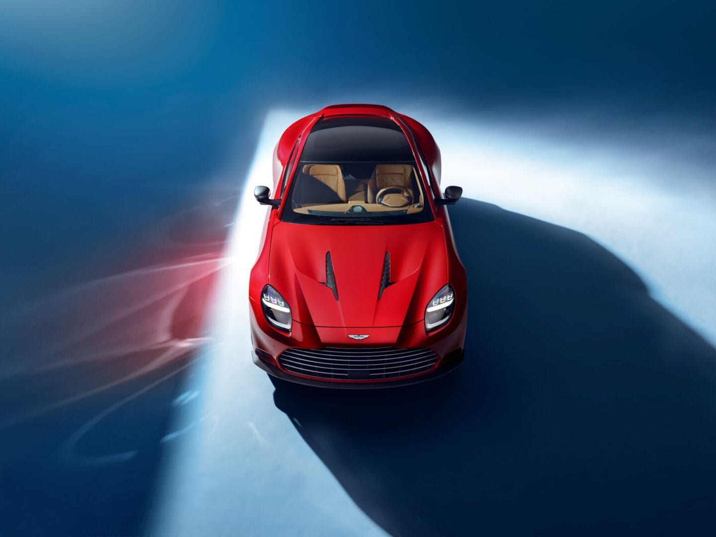ASTON MARTIN VANQUISH: LA CUMBRE DEL PODER Y EL LUJO V12MAGAZINE El Aston Martin Vanquish monta un nuevo motor 5.2 V12 Twin-Turbo que desarrolla una potencia que le convierte en líder de su clase, con 835 hp/1.000 Nm y una velocidad de 345 km/h. V12MAGAZINE