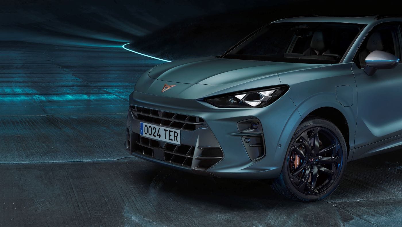 CUPRA TERRAMAR: EL SUV HÍBRIDO QUE ROMPE MOLDES CON SU ESTILO ATREVIDO V12MAGAZINE El lanzamiento del CUPRA Terramar se hizo en asocio con America’s Cup, una alianza estratégica para inspirar al mundo desde Barcelona, la casa de CUPRA, donde se celebra la 37ª edición de la competición. V12MAGAZINE