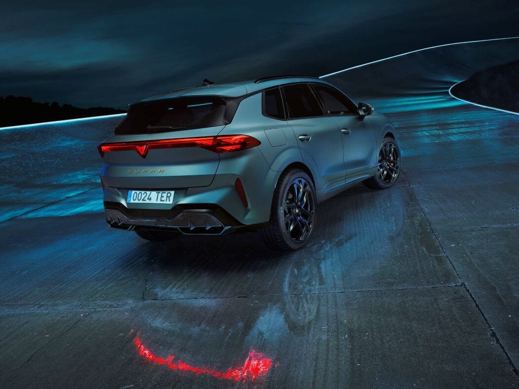 CUPRA TERRAMAR: EL SUV HÍBRIDO QUE ROMPE MOLDES CON SU ESTILO ATREVIDO V12MAGAZINE El lanzamiento del CUPRA Terramar se hizo en asocio con America’s Cup, una alianza estratégica para inspirar al mundo desde Barcelona, la casa de CUPRA, donde se celebra la 37ª edición de la competición. V12MAGAZINE