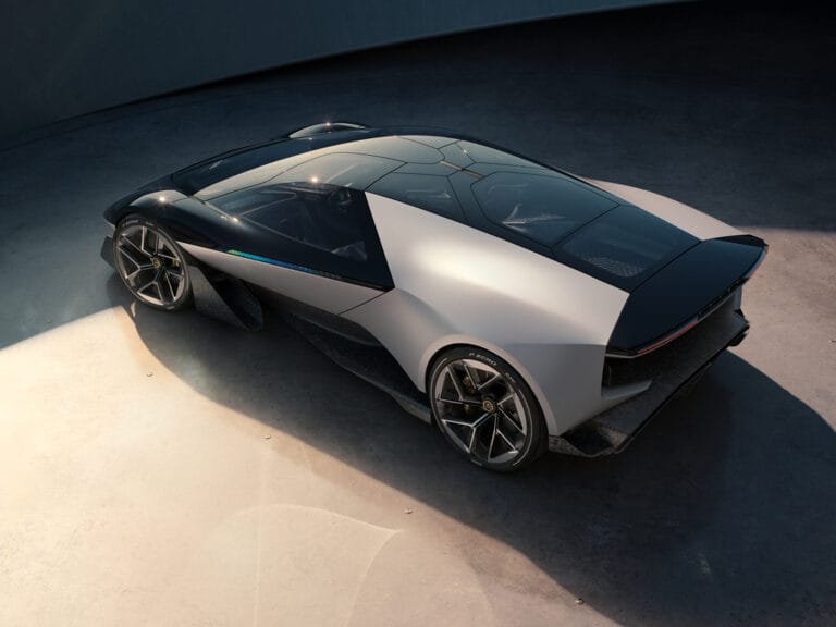 LOTUS THEORY 1: EL CONCEPT CAR QUE MUESTRA EL FUTURO DE LA CONDUCCIÓN ELÉCTRICA DE ALTO RENDIMIENTO V12MAGAZINE El Lotus Theory 1 no es solo un vehículo conceptual; es una visión del futuro de la industria automotriz, donde el diseño, el rendimiento y la tecnología se combinan para crear una experiencia de conducción inolvidable. V12MAGAZINE