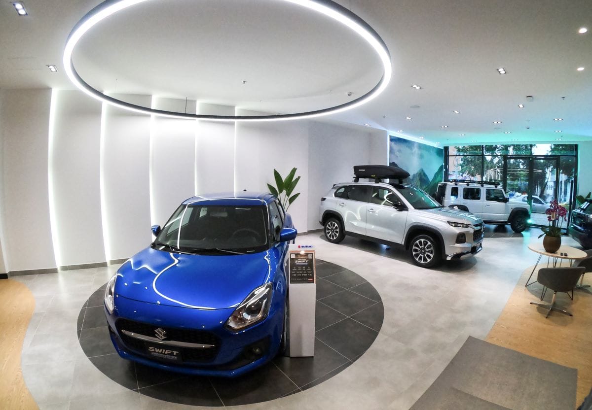 CENTRO DE EXPERIENCIA: INCHCAPE TRANSFORMA LA VENTAS DE VEHÍCULOS EN COLOMBIA V12MAGAZINE Inchcape lanza su primer Centro de Experiencia en Colombia, transformando la forma de vender automóviles en Bogotá, con un espacio innovador que reúne marcas premium como Subaru, Suzuki y Mercedes Benz. V12MAGAZINE