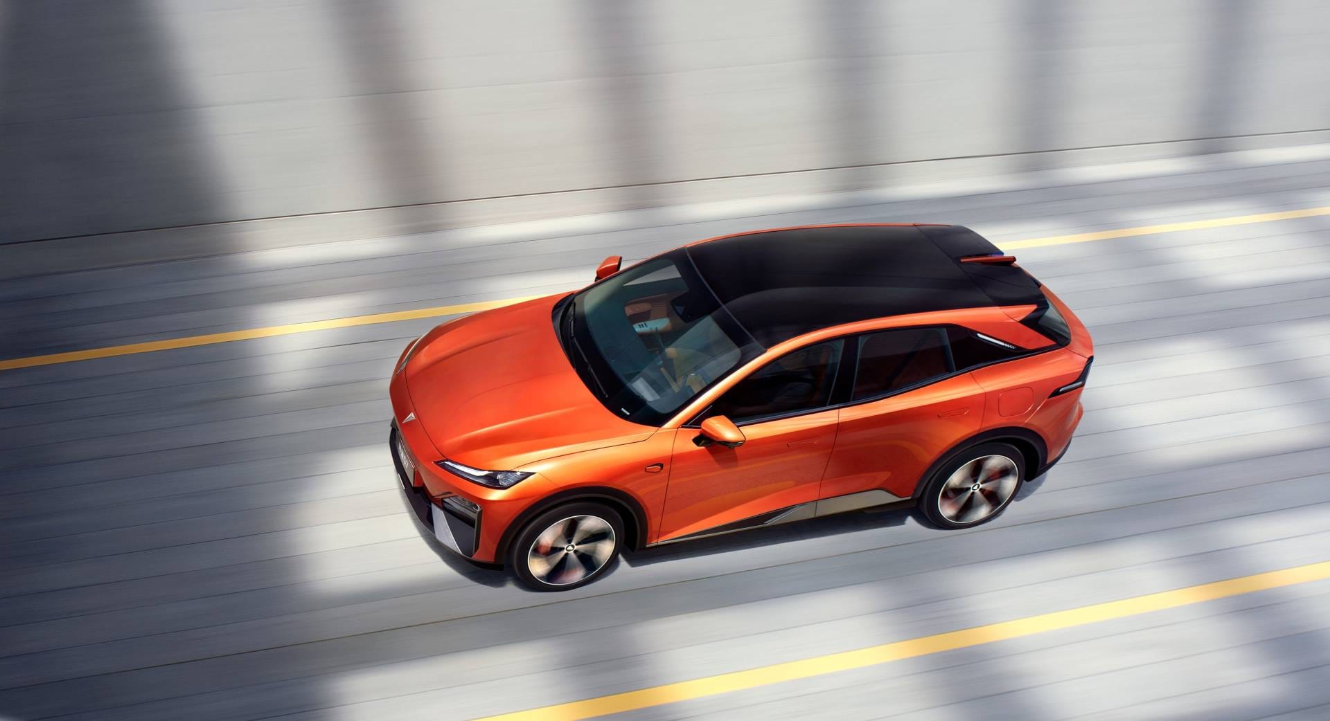 DEEPAL S07: LA FASTUOSA JOYA DE CHANGAN SE VENDE EN COLOMBIA CON AUTONOMÍA EXTENDIDA Y AVANZADA TECNOLOGÍA V12MAGAZINE Deepal S07 llega a Colombia en dos versiones: híbrido de rango extendido y totalmente eléctrico que redefine el concepto de movilidad de lujo en el país. Este modelo se adapta tanto a los trayectos urbanos como a los viajes largos. V12MAGAZINE