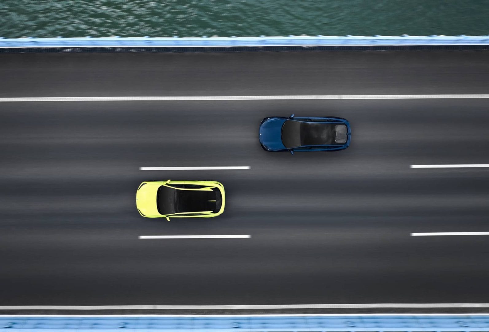 DEEPAL S07: LA FASTUOSA JOYA DE CHANGAN SE VENDE EN COLOMBIA CON AUTONOMÍA EXTENDIDA Y AVANZADA TECNOLOGÍA V12MAGAZINE Deepal S07 llega a Colombia en dos versiones: híbrido de rango extendido y totalmente eléctrico que redefine el concepto de movilidad de lujo en el país. Este modelo se adapta tanto a los trayectos urbanos como a los viajes largos. V12MAGAZINE