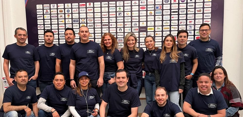 FORD Y EL BANCO DE ALIMENTOS DE BOGOTÁ SE UNEN PARA MITIGAR EL RIESGO DE DESNUTRICIÓN INFANTIL EN CIUDAD BOLÍVAR V12MAGAZINE Con el apoyo de la Fundación Pacto Esperanza, Ford Motor Colombia y el Banco de Alimentos de Bogotá ofrecerán alimentación integral y capacitaciones a más de 50 niños en la localidad de Ciudad Bolívar. V12MAGAZINE