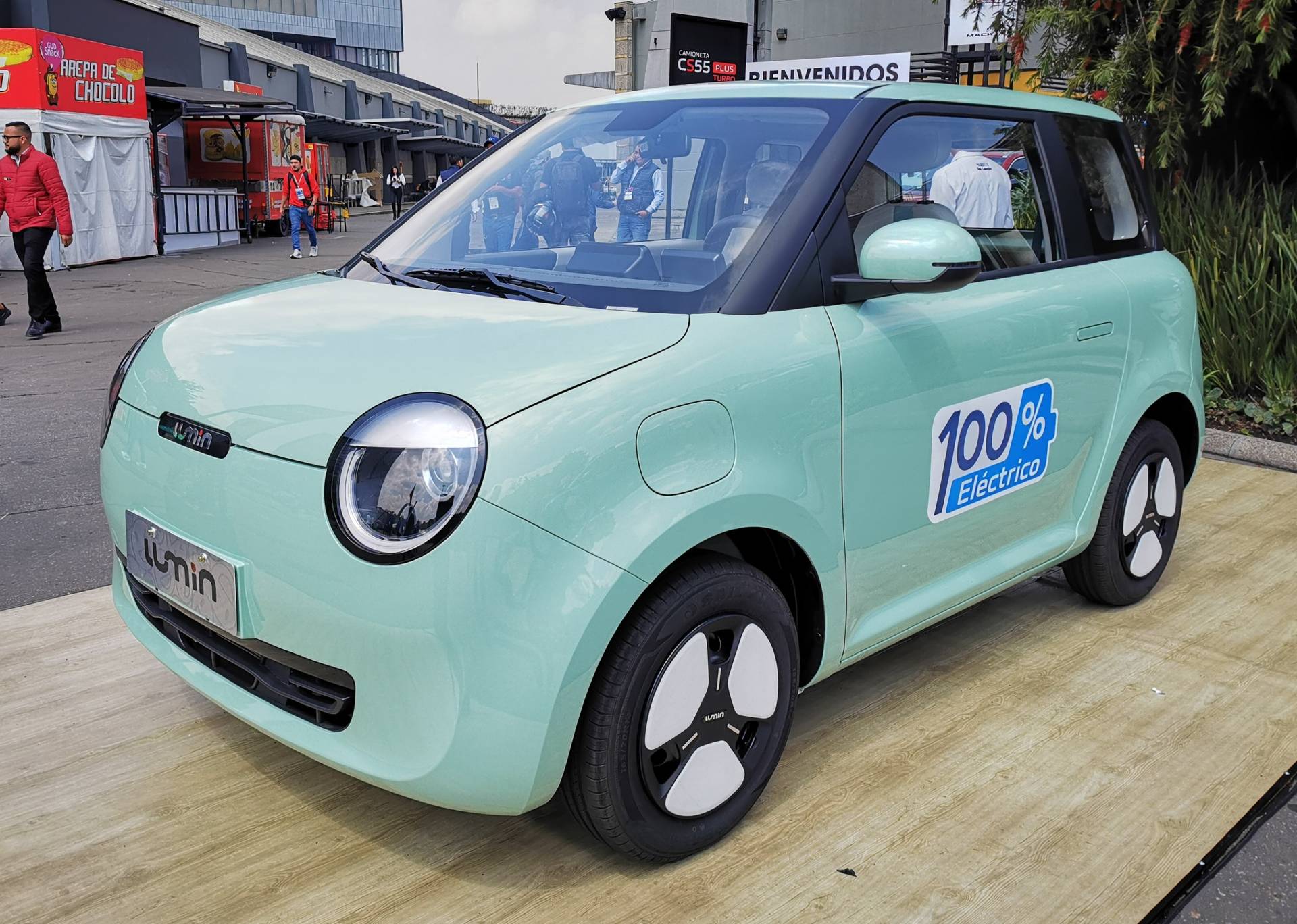 La movilidad eléctrica: Bogotá reúne más de 25 marcas para comparar su autonomía y tecnología V12MAGAZINE Movilidad eléctrica ya no es una novedad para el comprador colombiano. Con más opciones también llegan nuevas preguntas sobre baterías, carga, autonomía y costos. V12MAGAZINE