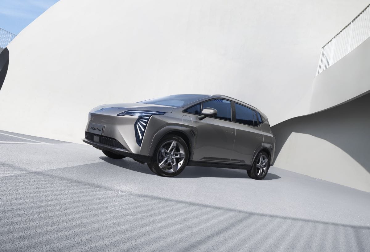 DESCUBRA LOS MODELOS DE LA NUEVA MARCA GAC MOTORS QUE ARRIBAN A COLOMBIA DE LA MANO DEL GRUPO AUTOMOTRIZ CARRERA V12MAGAZINE GAC Motor irrumpe en el mercado colombiano con cuatro vehículos innovadores que incluyen opciones de combustión, híbridas y 100% eléctricas, alineadas con la creciente demanda de autos sostenibles. V12MAGAZINE