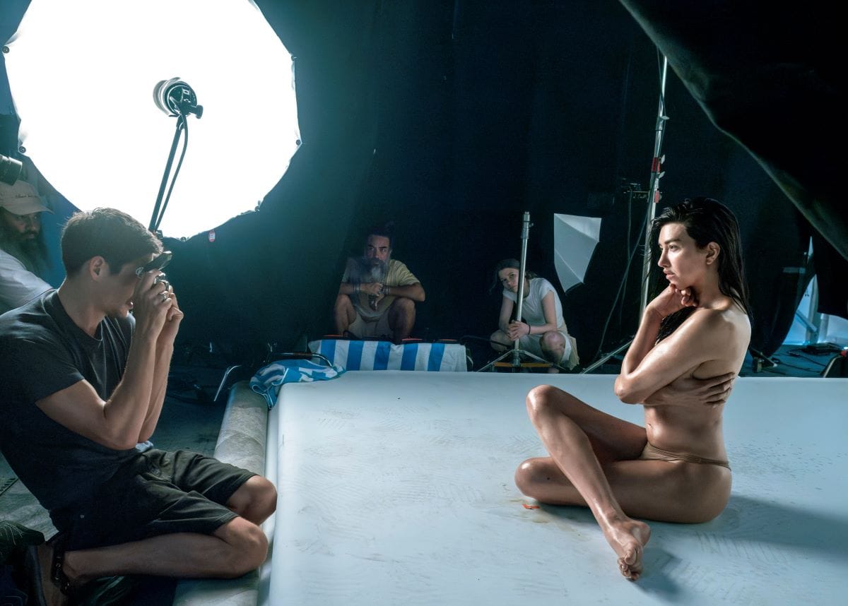 DESCUBRE EL NUEVO CALENDARIO PIRELLI 2025: UN HOMENAJE A LA BELLEZA Y DIVERSIDAD V12MAGAZINE Calendario Pirelli 2025 presenta una propuesta renovadora de Ethan James Green en el Museo de Historia Natural de Londres, celebrando la diversidad y la belleza humana en su esencia más pura. V12MAGAZINE