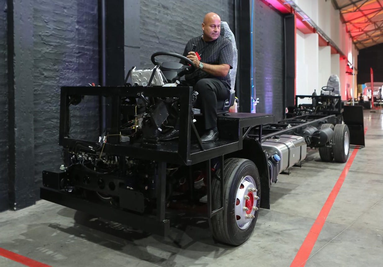 EL CAPTAIN T GNV DE DFAC|DONGFENG: UN CAMIÓN EFICIENTE Y AMIGABLE CON EL MEDIO AMBIENTE V12MAGAZINE El Captain T GNV, de la reconocida marca DFAC|DONGFENG, revoluciona el transporte en Colombia al presentarse en el Salón del Automóvil 2024. Con versiones innovadoras y tecnología sostenible, este camión promete cambiar las reglas del juego. V12MAGAZINE