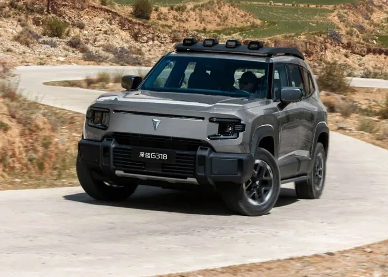 DEEPAL G318: CONOCE LA SUV HÍBRIDA DE RANGO EXTENDIDO QUE PODRÍA CAMBIAR EL FUTURO DEL OFF-ROAD EN COLOMBIA V12MAGAZINE La Deepal G318, la nueva SUV híbrida todoterreno de rango extendido, llega a Colombia para redefinir la aventura y el lujo. Con tecnología avanzada, diseño audaz y seguridad excepcional, es una joya de la marca de lujo de Changan. V12MAGAZINE