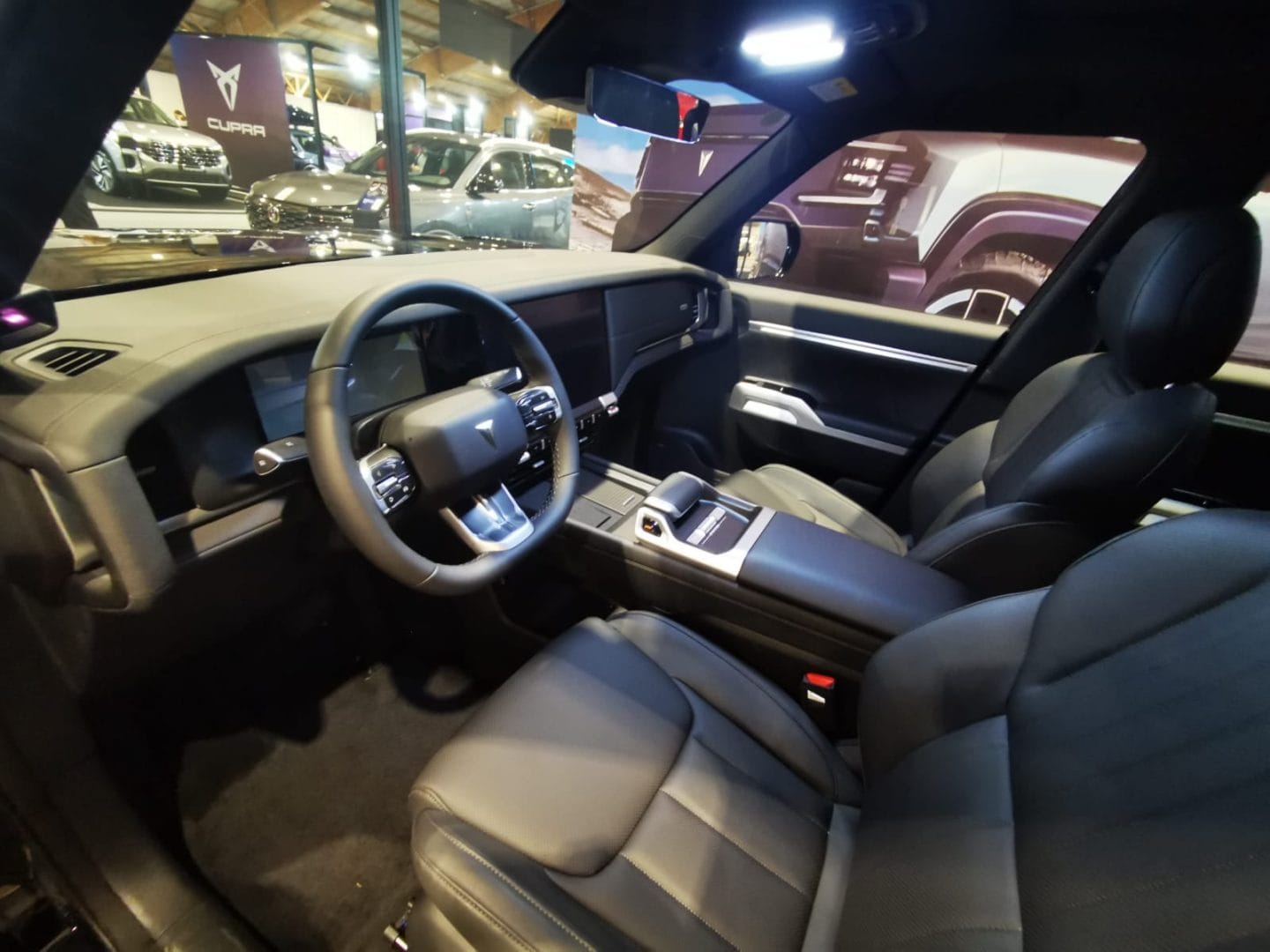 DEEPAL G318: CONOCE LA SUV HÍBRIDA DE RANGO EXTENDIDO QUE PODRÍA CAMBIAR EL FUTURO DEL OFF-ROAD EN COLOMBIA V12MAGAZINE La Deepal G318, la nueva SUV híbrida todoterreno de rango extendido, llega a Colombia para redefinir la aventura y el lujo. Con tecnología avanzada, diseño audaz y seguridad excepcional, es una joya de la marca de lujo de Changan. V12MAGAZINE