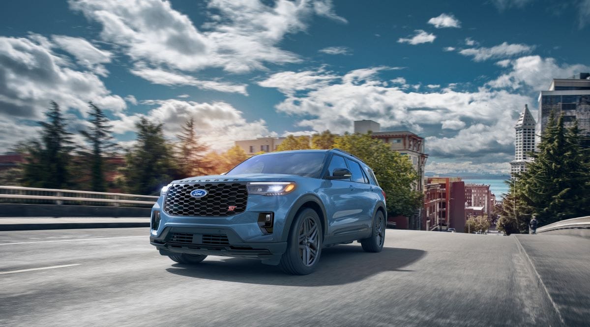 NUEVA FORD EXPLORER ST: POTENCIA Y LUJO EN UNA SUV DE ALTO RENDIMIENTO V12MAGAZINE La nueva Ford Explorer ST llega a Colombia en preventa, combinando potencia y lujo en una SUV de alto rendimiento, diseñada para ofrecer una experiencia de conducción única y deportiva. V12MAGAZINE