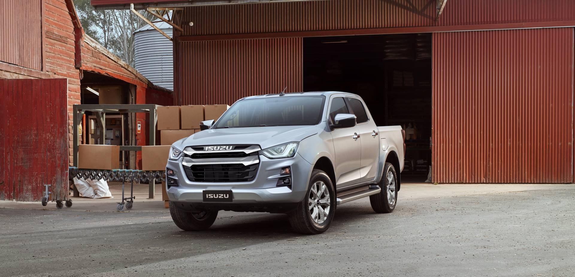 ISUZU EXPANDE SU PRESENCIA EN COLOMBIA CON NUEVA VITRINA EN BOGOTÁ V12MAGAZINE ISUZU abre una nueva vitrina en Bogotá y apuesta por liderar el mercado de pickups diésel euro 6 en Colombia, ofreciendo calidad, resistencia y tecnología avanzada en sus modelos 2025. V12MAGAZINE