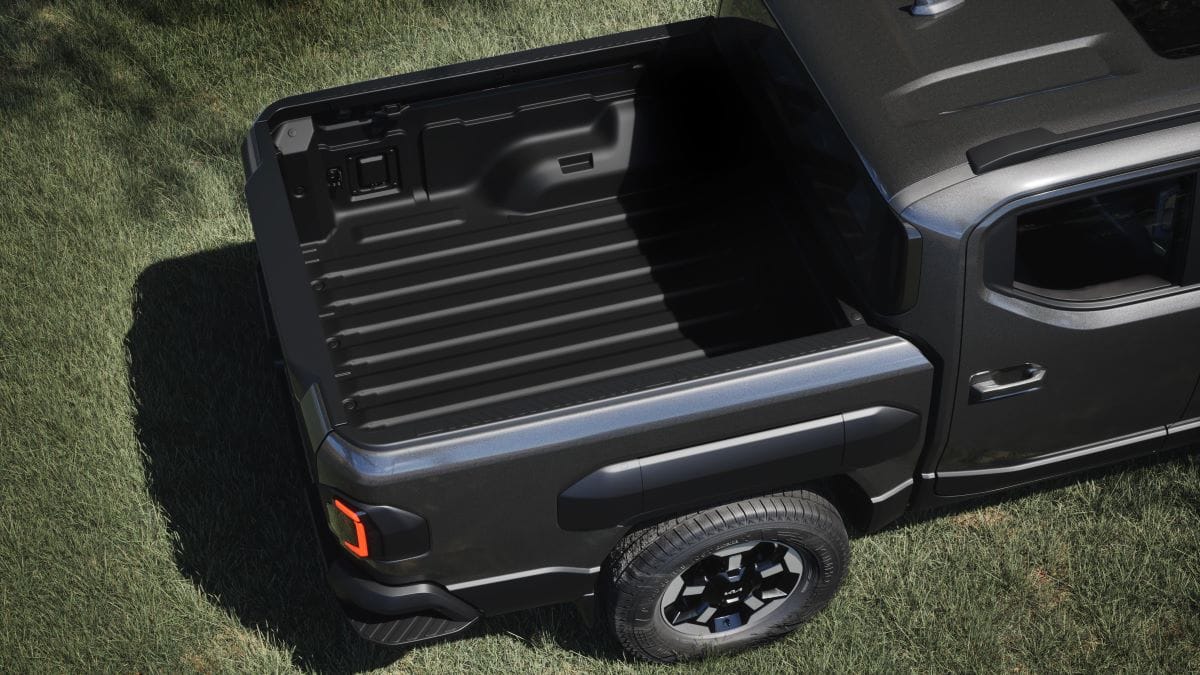KIA TASMAN DESEMBARCA EN EL MUNDO PARA CAMBIAR EL SEGMENTO DE CAMIONETAS CON INNOVACIÓN Y VERSATILIDAD V12MAGAZINE La Kia Tasman se presenta como una pickup moderna que combina diseño, tecnología y versatilidad. Con una estructura sólida y una estética pensada para facilitar su uso en cualquier entorno, esta pickup marca un nuevo estándar en el segmento. V12MAGAZINE