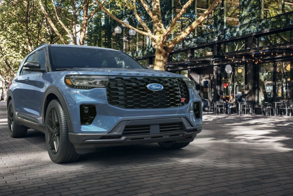 NUEVA FORD EXPLORER ST: POTENCIA Y LUJO EN UNA SUV DE ALTO RENDIMIENTO V12MAGAZINE La nueva Ford Explorer ST llega a Colombia en preventa, combinando potencia y lujo en una SUV de alto rendimiento, diseñada para ofrecer una experiencia de conducción única y deportiva. V12MAGAZINE