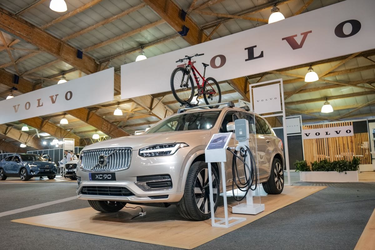 RÉCORD HISTÓRICO: VOLVO REDEFINE EL SEGMENTO PREMIUM EN EL SALÓN DEL AUTOMÓVIL 2024 V12MAGAZINE VOLVO