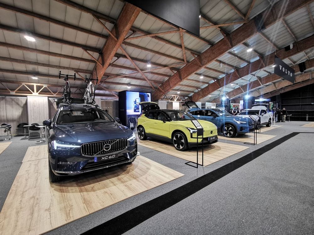 RÉCORD HISTÓRICO: VOLVO REDEFINE EL SEGMENTO PREMIUM EN EL SALÓN DEL AUTOMÓVIL 2024 V12MAGAZINE Volvo Cars marca su mejor año en Colombia al llegar al Salón del Automóvil 2024 con un récord histórico de ventas y una oferta electrificada que lidera el segmento premium. V12MAGAZINE