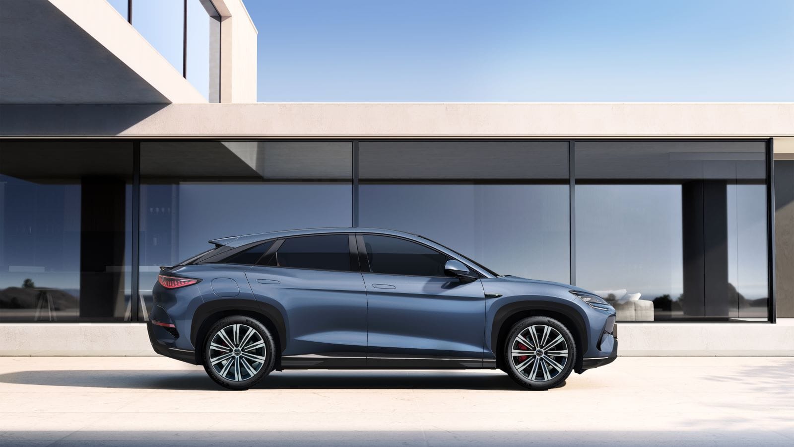 BYD SEA LION EV: EL SUV COUPÉ ELÉCTRICO QUE CAMBIARÁ LAS REGLAS EN COLOMBIA V12MAGAZINE El BYD Sea Lion EV ha llegado a Colombia con un diseño innovador, una tecnología sorprendente y un desempeño que lo convierte en el primer SUV coupé eléctrico de la marca, revolucionando el segmento. V12MAGAZINE