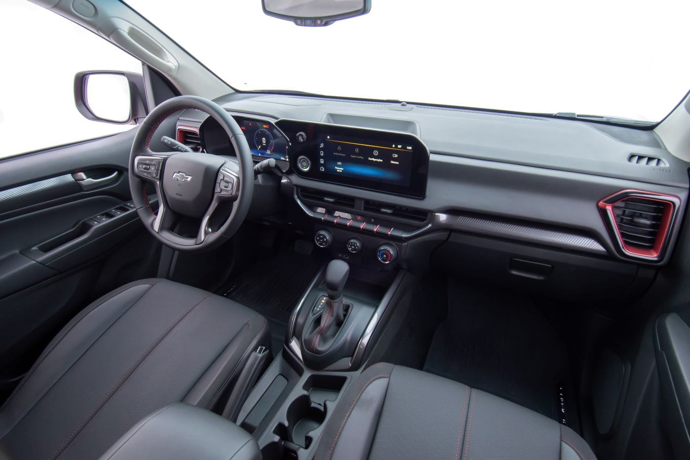 DESCUBRE LA NUEVA CHEVROLET COLORADO 2025: DISEÑO, POTENCIA Y TECNOLOGÍA V12MAGAZINE La Chevrolet Colorado 2025 llega a Colombia renovada y preparada para conquistar cualquier desafío. Con diseño robusto, tecnología avanzada y potencia inigualable, promete ser la aliada perfecta para trabajo y aventura. V12MAGAZINE