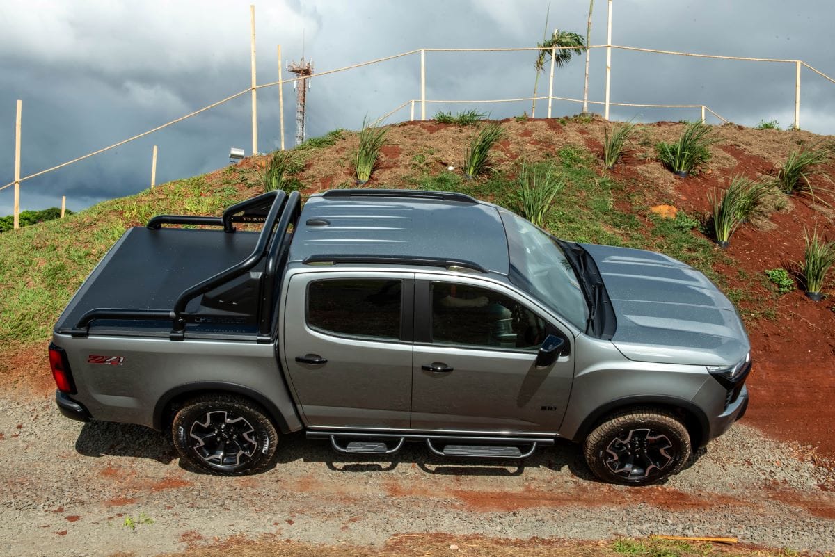 DESCUBRE LA NUEVA CHEVROLET COLORADO 2025: DISEÑO, POTENCIA Y TECNOLOGÍA V12MAGAZINE La Chevrolet Colorado 2025 llega a Colombia renovada y preparada para conquistar cualquier desafío. Con diseño robusto, tecnología avanzada y potencia inigualable, promete ser la aliada perfecta para trabajo y aventura. V12MAGAZINE