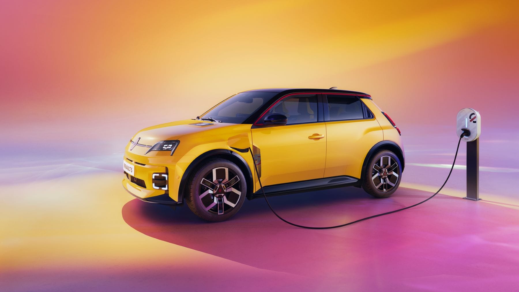 ESTA ES EVA, LA HERRAMIENTA CON INTELIGENCIA ARTICIAL QUE LE AYUDA EN LA COMPRA DE VEHÍCULOS ELÉCTRICOS V12MAGAZINE EVA, la nueva herramienta de Renault, está revolucionando la forma en que los clientes compran vehículos eléctricos. Con su inteligencia artificial, EVA promete simplificar y mejorar la experiencia de compra. V12MAGAZINE