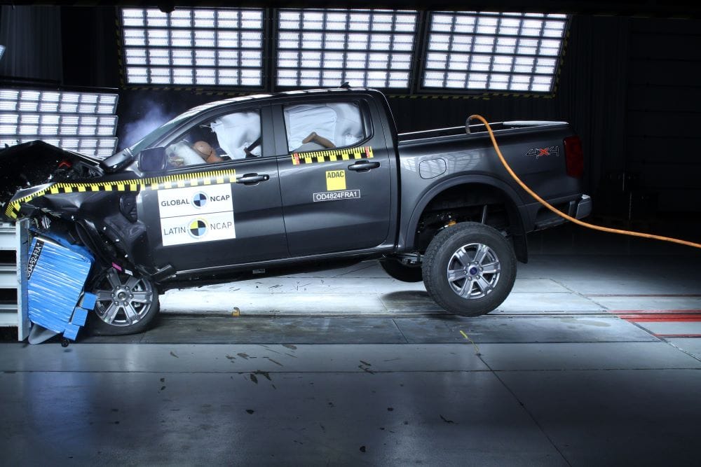 FORD RANGER: LÍDER EN SEGURIDAD CON CINCO ESTRELLAS EN LATIN NCAP V12MAGAZINE La Ford Ranger vuelve a demostrar su liderazgo al obtener las codiciadas cinco estrellas en las exigentes pruebas de Latin NCAP, destacándose como una de las camionetas más seguras del mercado. V12MAGAZINE