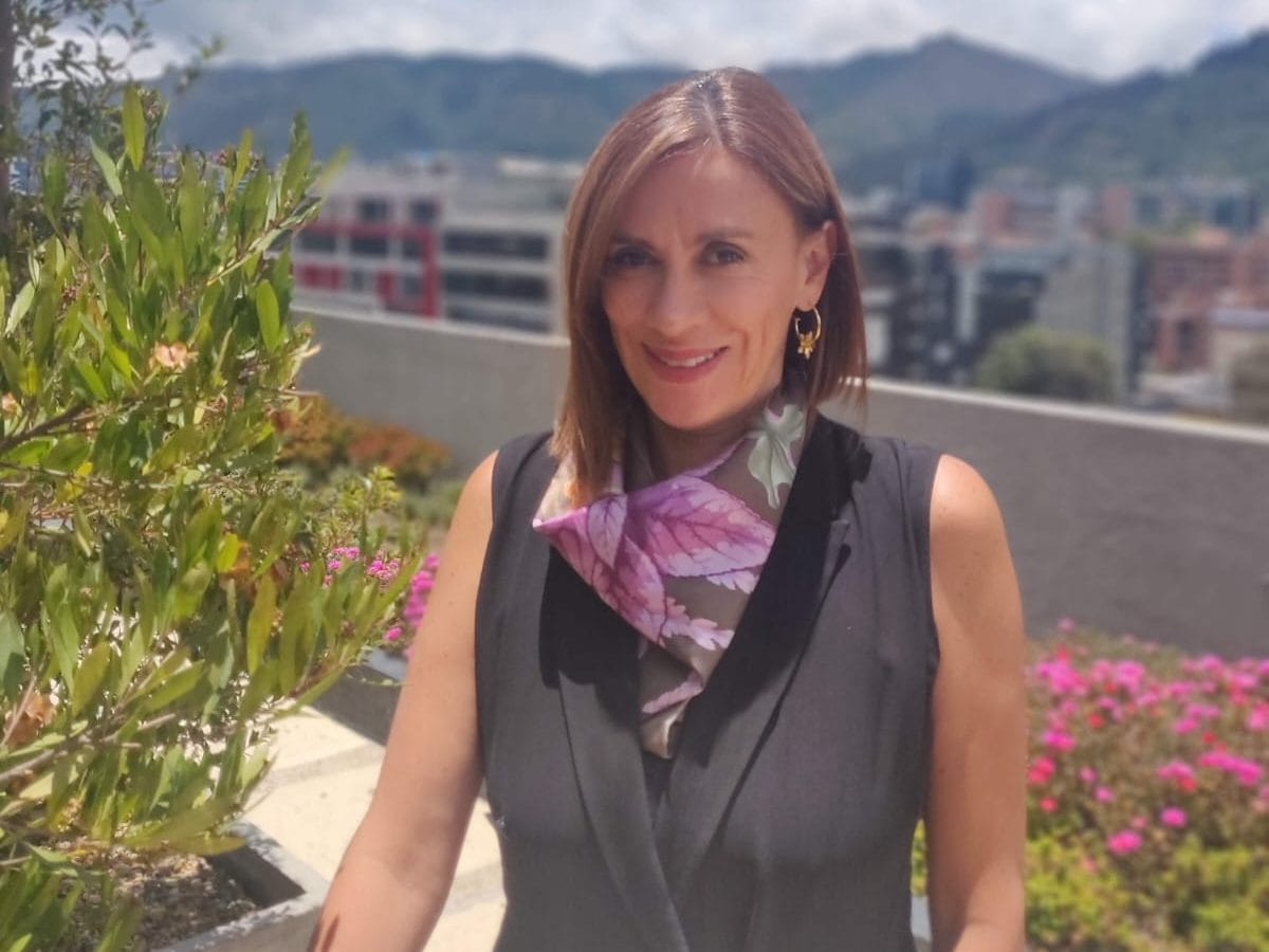 VEHÍCULOS USADOS EN SUBASTAS VIRTUALES: ¿UNA INVERSIÓN SEGURA? V12MAGAZINE Descubra cómo las subastas virtuales están revolucionando el mercado automotriz colombiano con precios competitivos y opciones confiables. V12MAGAZINE