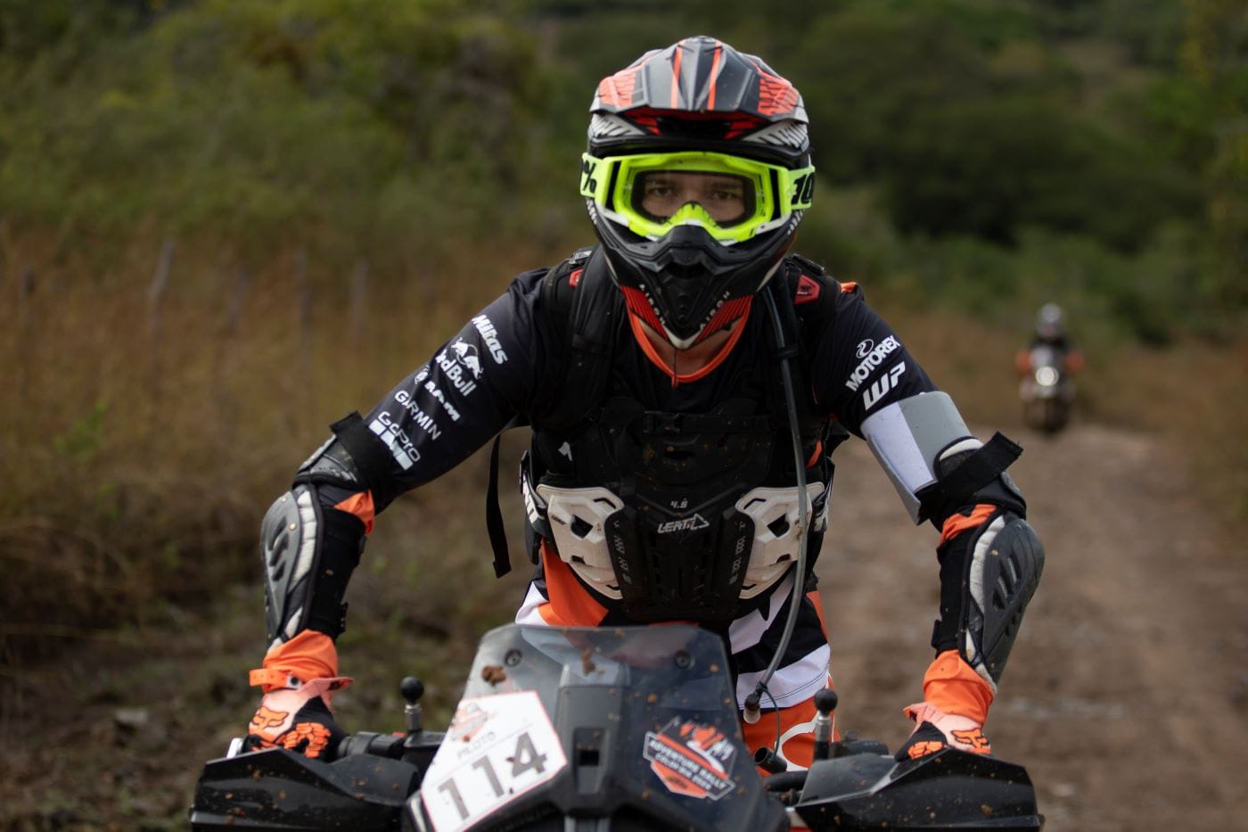 EL KTM ADVENTURE RALLY LATINOAMÉRICA CELEBRÓ POR PRIMERA VEZ EN MEDIO DE LOS BELLOS PAISAJES DE SANTANDER V12MAGAZINE El KTM Adventure Rally llegó a Colombia por primera vez, reuniendo a más de 180 pilotos en los paisajes únicos de Santander, en un evento lleno de emoción, técnica y camaradería. V12MAGAZINE