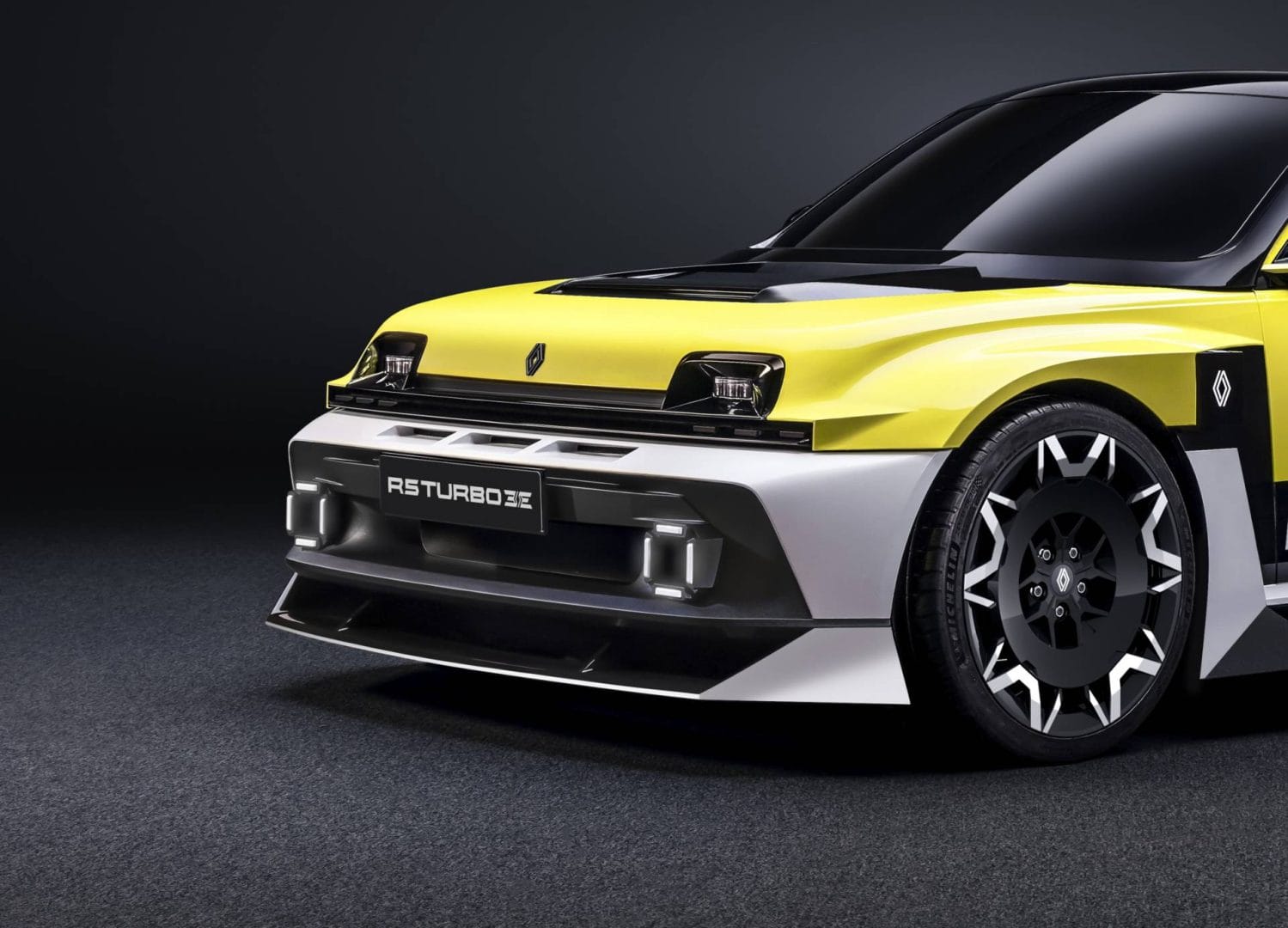 RENAULT 5 TURBO 3E: EL MITO REGRESARÁ Y MÁS POTENTE QUE NUNCA V12MAGAZINE Renault 5 Turbo 3E es la sorpresa que tenía guardad las marca para sus seguidores en el mundo. Será la reinterpretación moderna y eléctrica de un ícono de los años 80. V12MAGAZINE