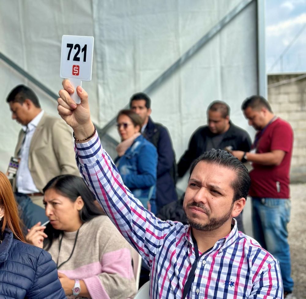 VEHÍCULOS USADOS EN SUBASTAS VIRTUALES: ¿UNA INVERSIÓN SEGURA? V12MAGAZINE Descubra cómo las subastas virtuales están revolucionando el mercado automotriz colombiano con precios competitivos y opciones confiables. V12MAGAZINE