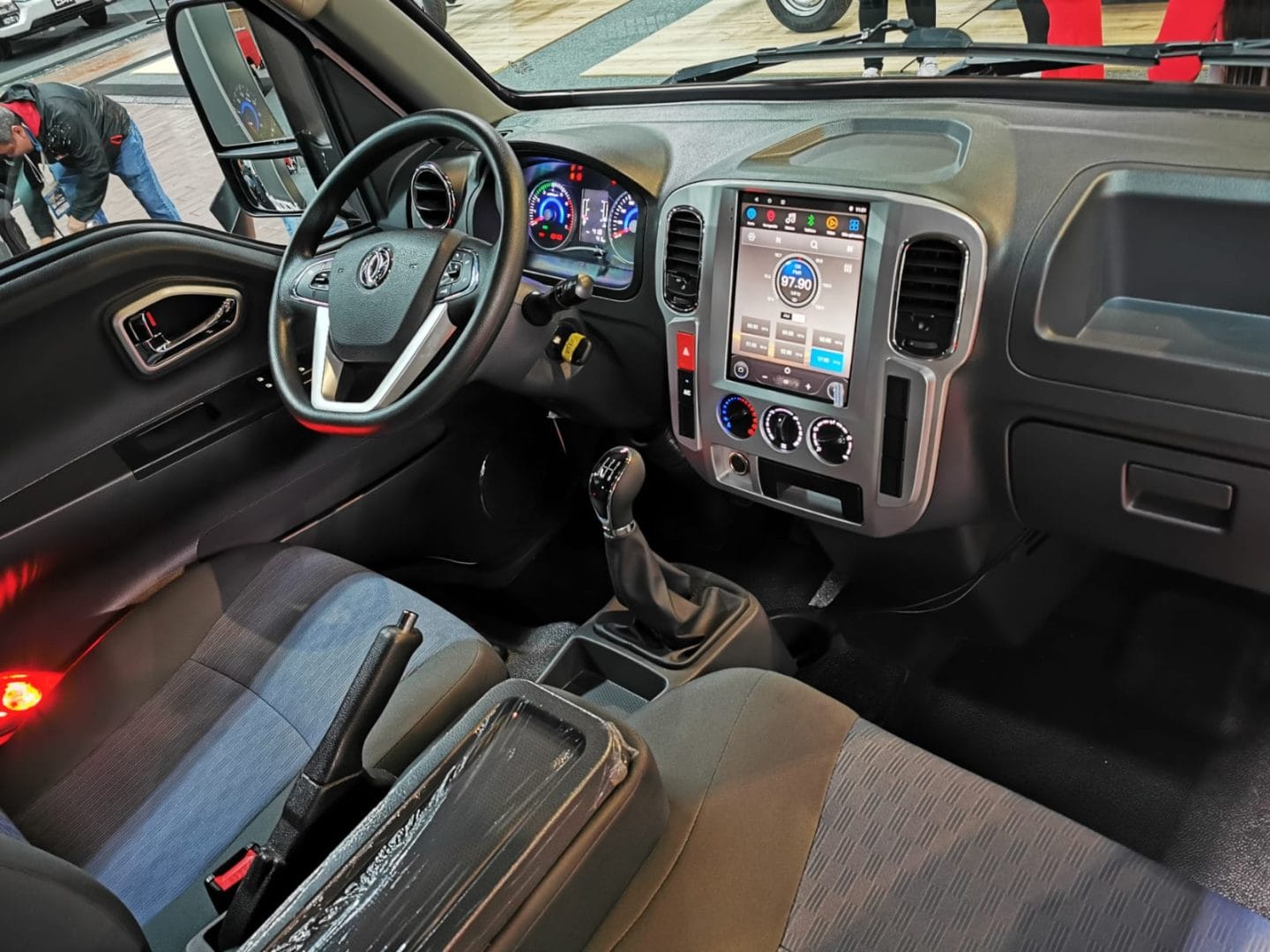 DFAC | DONGFENG SACUDE EL MERCADO COMERCIAL CON CAMIONES A GAS V12MAGAZINE DFAC | DONGFENG dejó una huella imborrable en el Salón del Automóvil 2024 con su apuesta por los camiones livianos impulsados por Gas Natural Vehicular. V12MAGAZINE