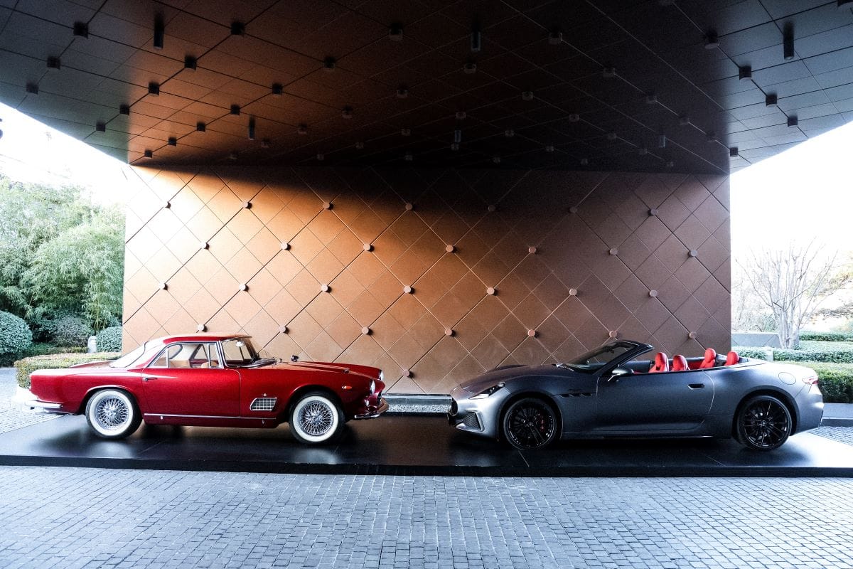 MASERATI CELABRA POR TODO EL MUNDO, SUS 110 AÑOS DE HISTORIA, INNOVACIÓN Y PASIÓN V12MAGAZINE Maserati celebra su 110 aniversario con un despliegue global de eventos, reafirmando su legado de lujo, innovación y pasión italiana en ciudades icónicas como Módena, Tokio y Miami. V12MAGAZINE
