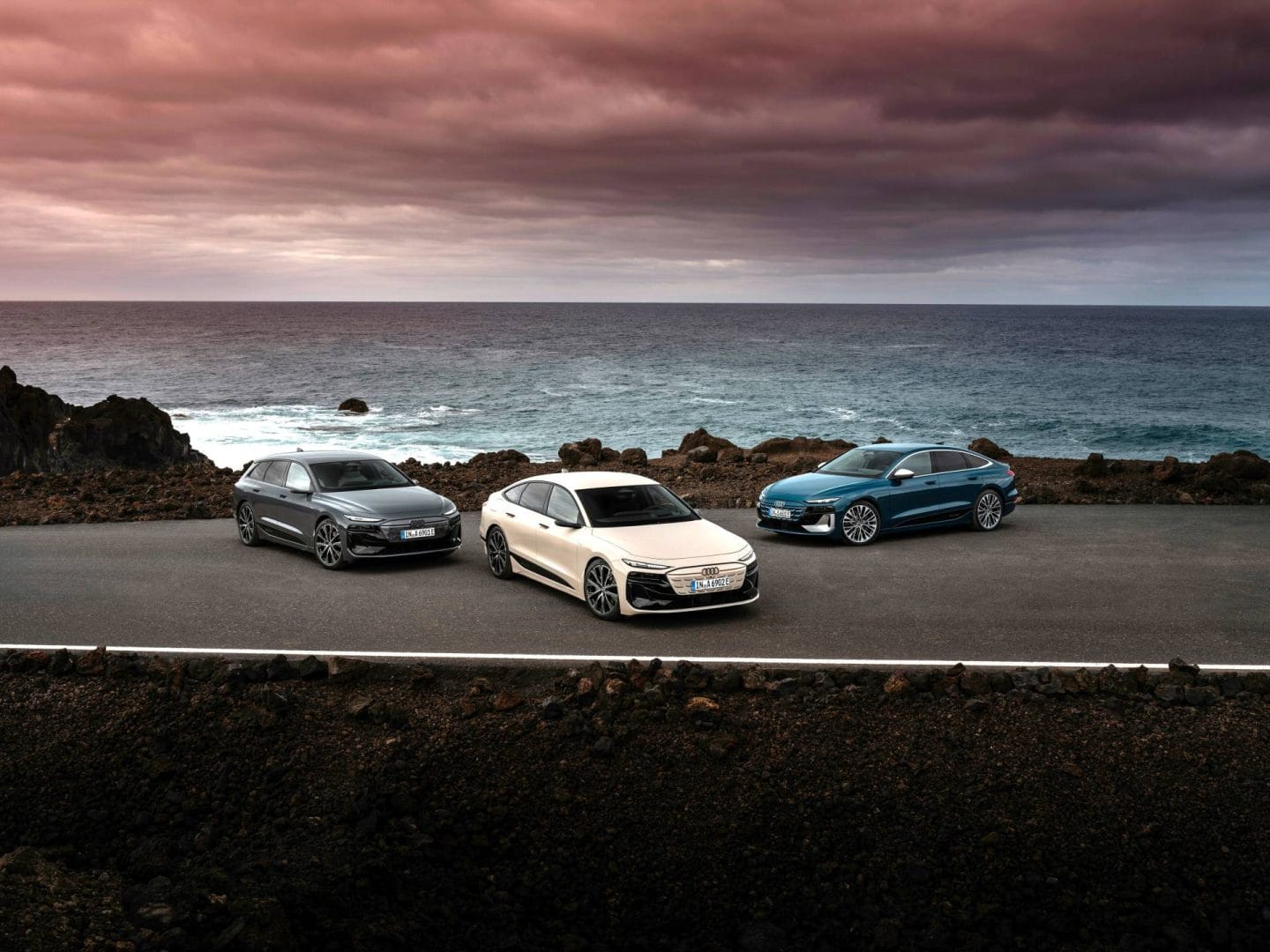 LA NUEVA NOMENCLATURA PARA NOMBRAR LOS MODELOS DE AUDI CAMBIA RADICALMENTE ¿QUÉ PROPÓSITO TIENE? V12MAGAZINE Audi decidió estandarizar la nomenclatura de sus modelos, con el fin de ofrecer una orientación más intuitiva para sus clientes. V12MAGAZINE